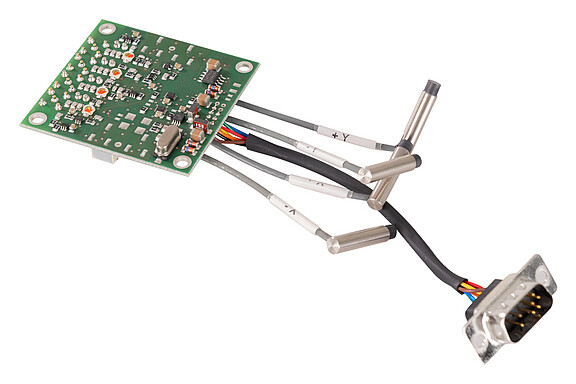 配備超精密感測器的鏡面傾斜功能