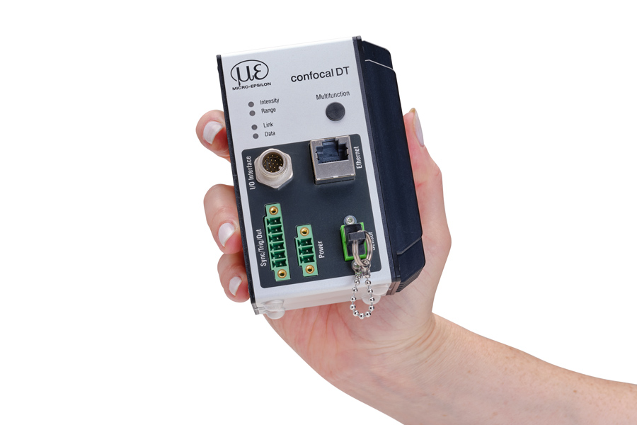 僅手掌大的控制器